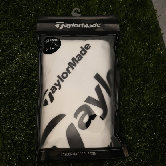 TaylorMade Tour Towel - Picture 1 of 2